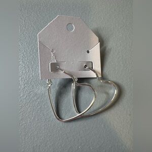 🛍️Any 5 items for $15 🛍️ Silver Heart Hoop Earrings